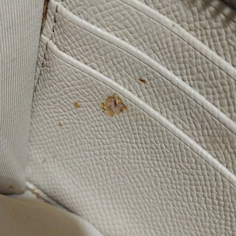 Coach Dual-Tone Brown Leather Zip Wallet – Gold Logo, Stylish Women’s Accessory - Picture 15 of 15